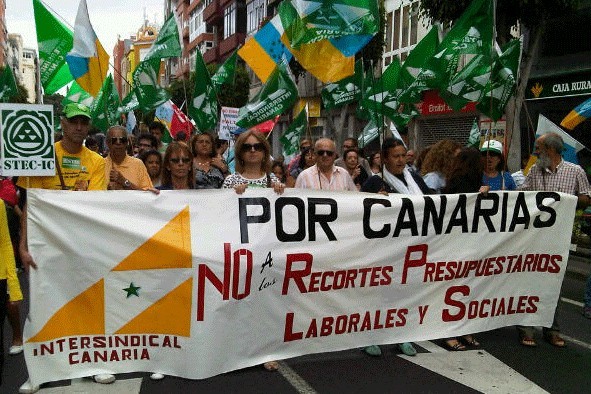 Bajo el lema 'Arruinan el pa�s. Lo tienen que pagar' Miles de canarios piden un refer�ndum sobre los recortes