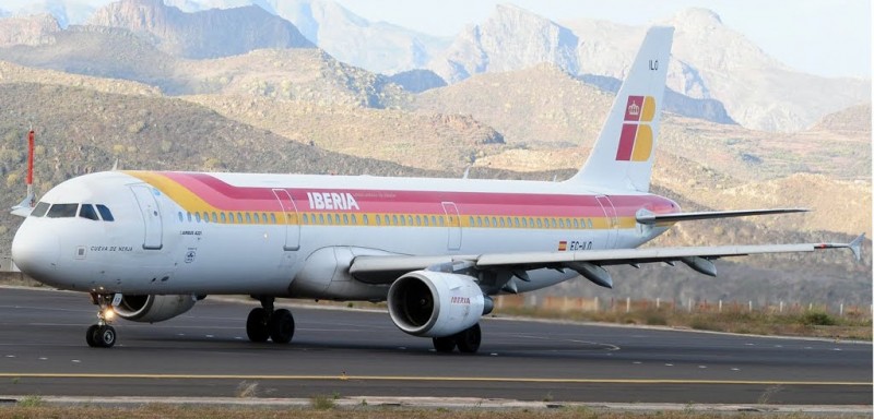 Un avi�n de Iberia  con destino Madrid regresa a Gran Canaria por un fallo hidr�ulico