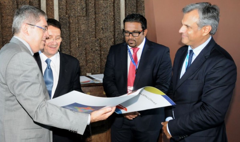 Las pinturas de Pepe D�maso sobre  Maspalomas+50 llegan al Palacio