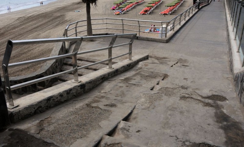 Ayuntamiento y  Cabildo asumen  la renovaci�n del paseo Costa Canaria 