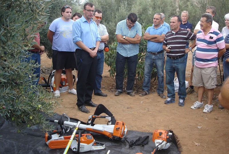 El Ayuntamiento apoya la formaci�n de los olivicultores del municipio