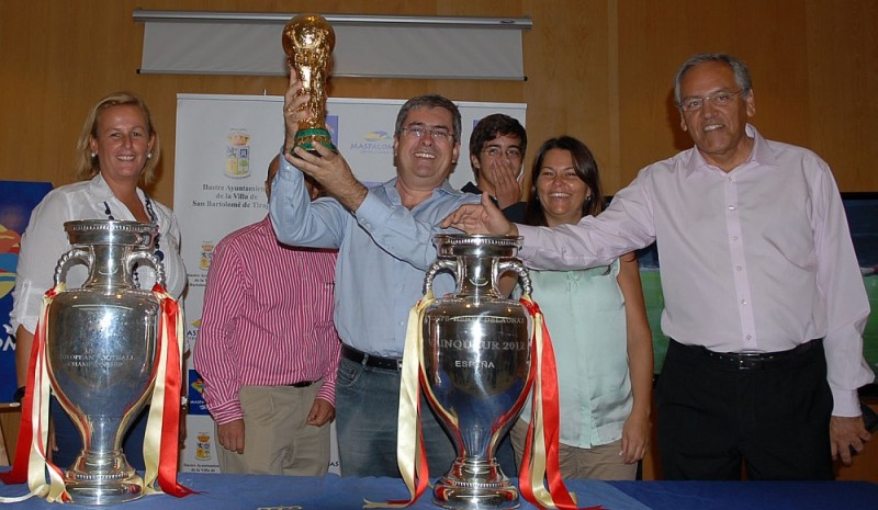 Un alcalde aficionado de �La Roja�