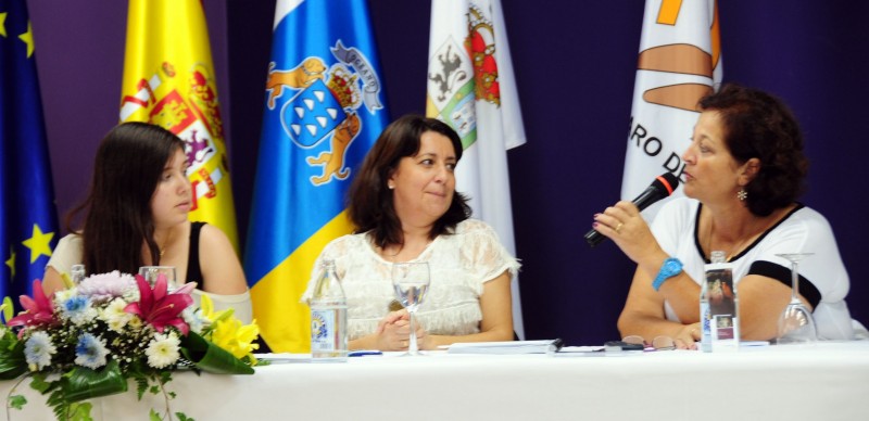 Sof�a, estudiante del IES Faro, publica su primera novela