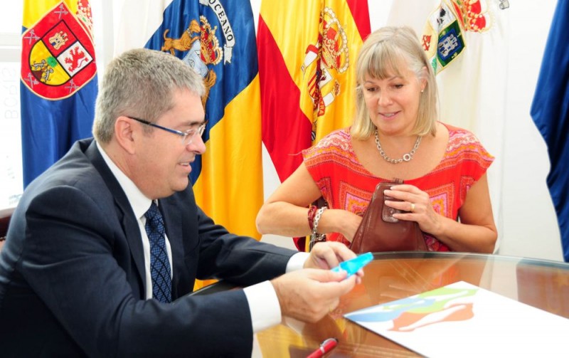 La embajadora de Suecia en Espa�a visita  San Bartolom� de Tirajana