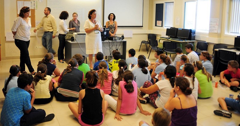 Charlas y Talleres en los colegios, previos al Pleno del D�a del Menor
