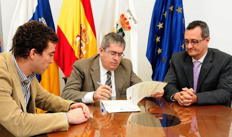 El Ayuntamiento e Instituciones Penitenciarias firman un convenio para la integraci�n de los internos 