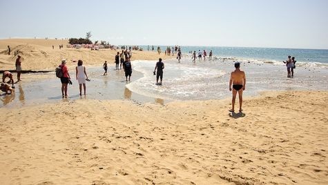 El Ayuntamiento regular� los usos  del litoral municipal con una Ordenanza