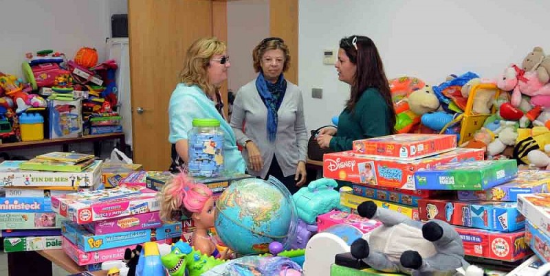 Maspalomas refuerza la campa�a solidaria navide�a de recogida de alimentos y juguetes