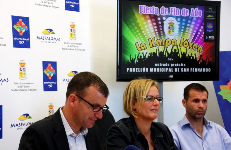 Maspalomas celebra una macrofiesta en la Pista de Patinaje para despedir el 2012 