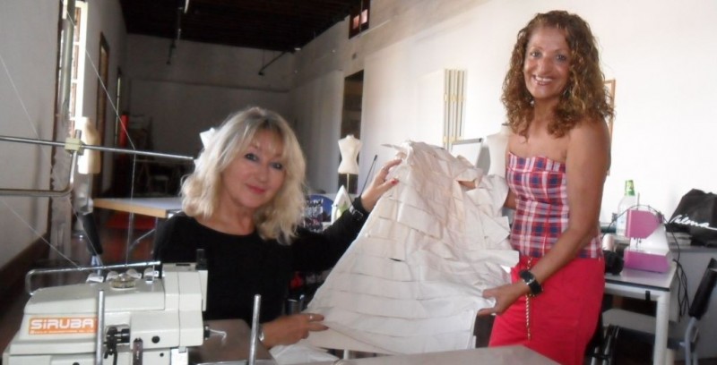 El II taller de Alta Costura finaliza con  un pase de modelos en la Casa Condal