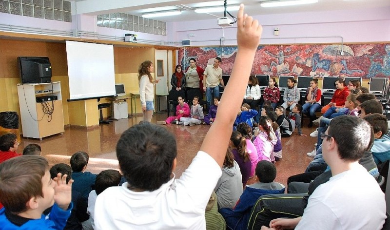 Santa Luc�a imparte charlas sobre �ciberbullying� y �ciberacoso� 