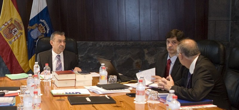 Canarias modifica su normativa para adaptarse a los cambios en el descuento de residentes