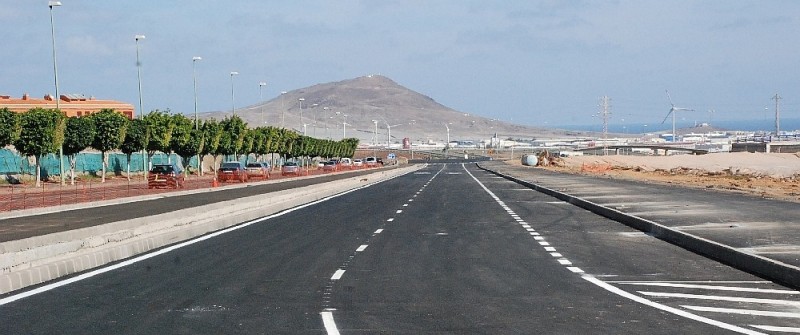 Finalizan las obras del �ltimo tramo de la Avenida del Atl�ntico en Vecindario