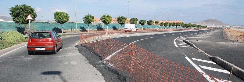 Un tramo de la Avenida del Atl�ntico de Vecindario cierra dos d�as para reasfaltar 