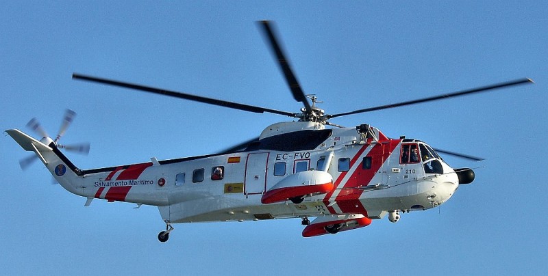 Rescatado el tripulante de un barco en Taurito que se encontraba varado