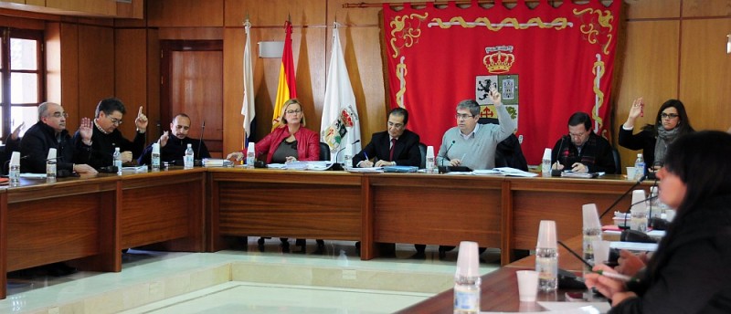 El Ayuntamiento abre una v�a de soluci�n al T-1 de El Tablero