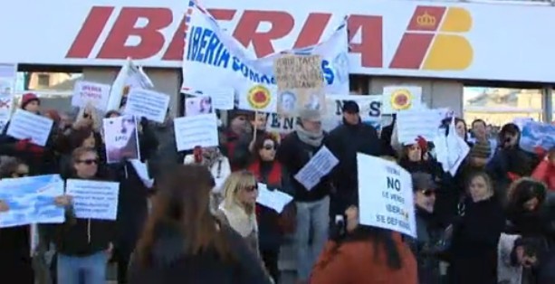 Iberia plantea un ERE para despedir a 3.807 trabajadores, el 19% de la plantilla