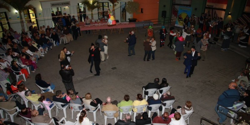 Cientos de mascaritas reviven el Carnaval Tradicional