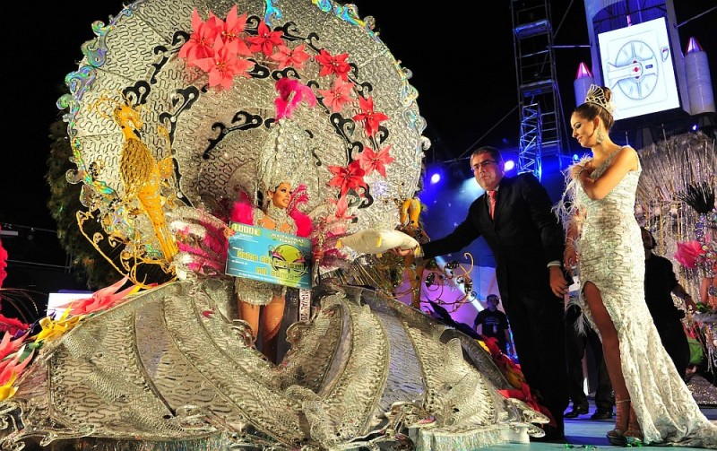 Coraima Falc�n Ojeda con la fantas�a �Aromas Tropical�,  Reina del Carnaval Planeta Maspalomas