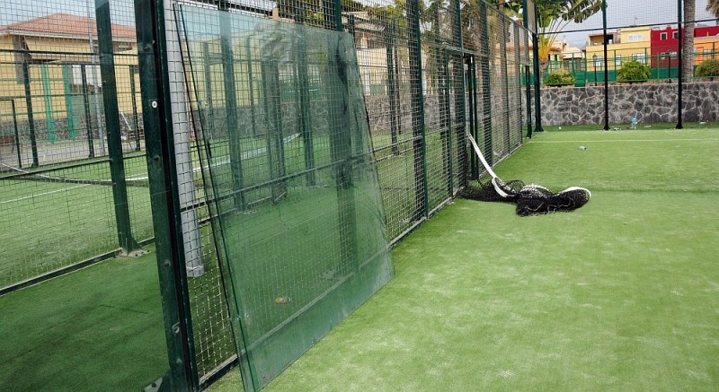 Desmontadas las pistas de p�del del Pajar por su mal estado