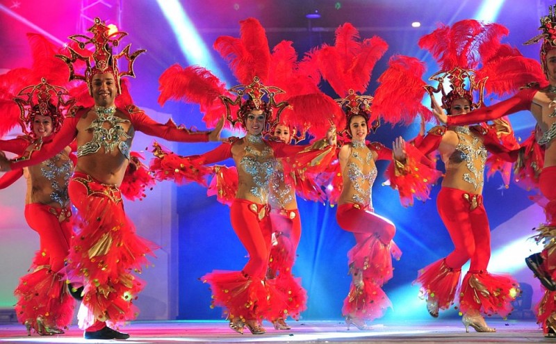 Miles de personas de suman a la celebraci�n del �D�a del Turista� 