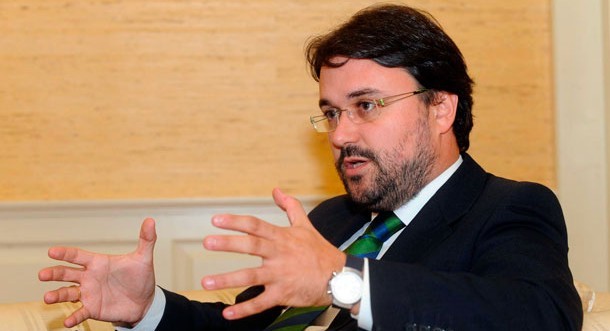 �La reforma del REF exige mucha m�s seriedad y menos espect�culo pol�tico�