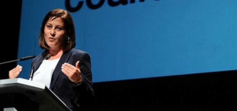 Claudina Morales considera urgente que Fomento restablezca en Canarias la bonificaciones a�reas