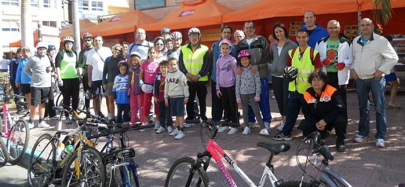 Rutas en bici por los museos, con la meta en el Mercado de Dulces y Panes de Vecindario