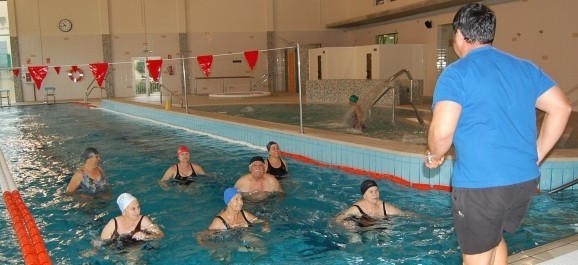 La piscina de Mog�n duplica el n�mero de usuarios