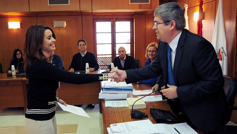 Toma posesi�n de su acta Mar�a Dolores Fabelo Fern�ndez