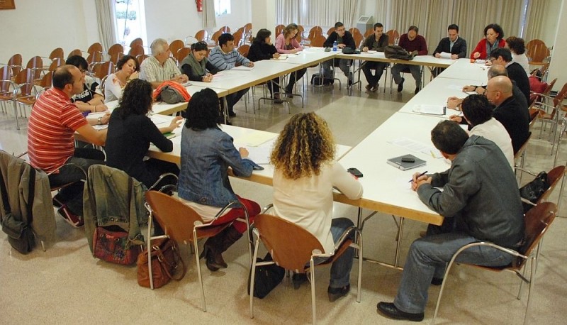 Santa Luc�a en pleno reclama soluciones para la educativa que es �insostenible�