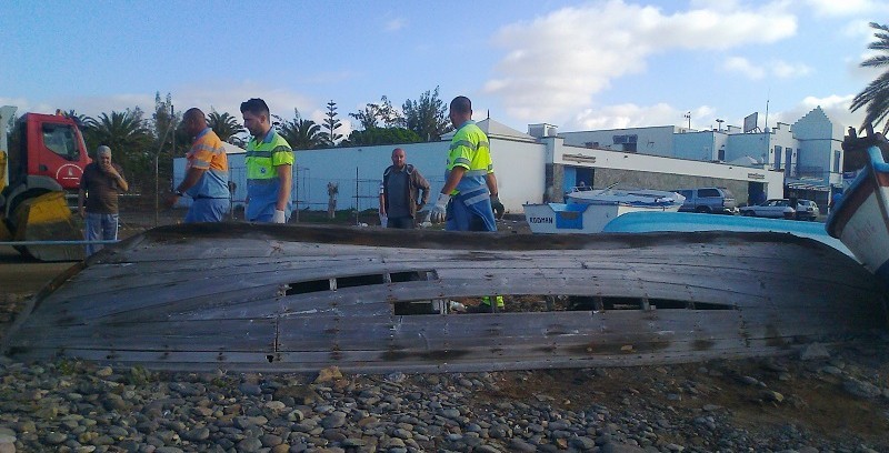 Limpian el litoral n�utico de Castillo del Romeral