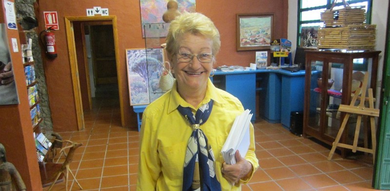 �Gina la cartera�de Artenara se jubila, tras 24 a�os de servicio