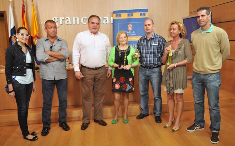 La productora 'Oro Canario', de Ag�imes, primer premio en la II Cata de Aceite