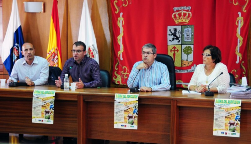 La plaza de Tunte alberga el s�badola II Feria del Agricultor de Tirajana