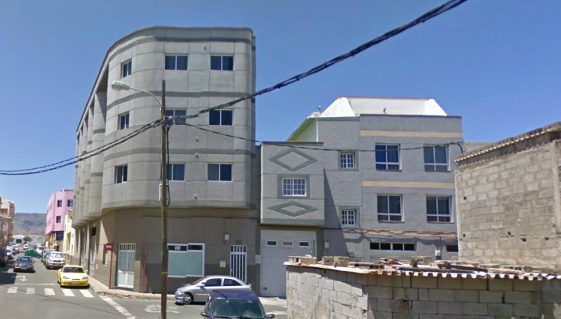 Fallece al caer al vac�o con su hija en brazos, en Vecindario