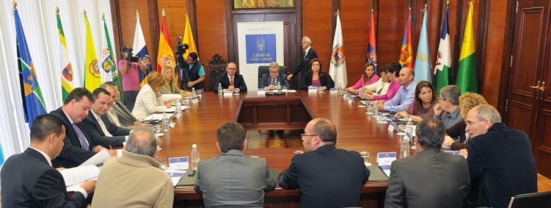 Cabildo y Ayuntamientos destinar�n 1,3 millones de euros para ayudas de emergencia social 