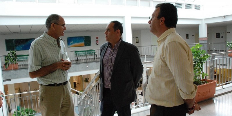 Antonio Lobo repasa las obras que ejecuta  Santa Luc�a en colaboraci�n con el Cabildo 