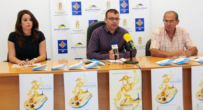 �ngela Rodr�guez Artilles, hija de Saturninita abre las fiestas de San Fernando 