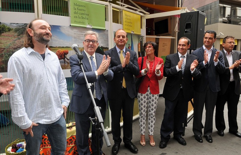 La Fundaci�n Vicente Ferrer habilita un cami�n itinerante para explicar la situaci�n de la mujer en la India rural
