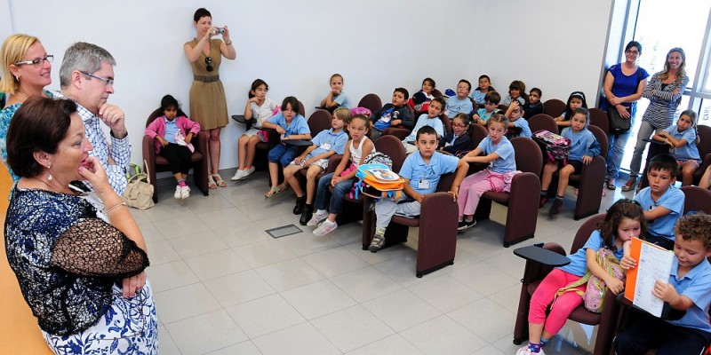 Unos 40 escolares del CEIP El Tablero plantean sus inquietudes al alcalde