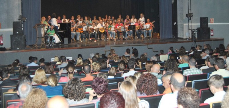 130 int�rpretes clausuran el curso de la Escuela Municipal de M�sica 