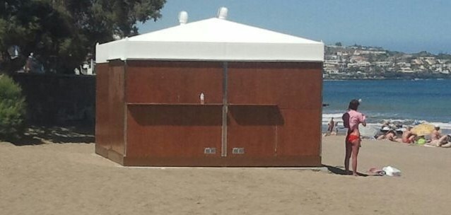NC-SBT denuncia la instalaci�n de dos kioscos privados en Playa del Ingl�s