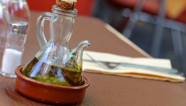 FECAO  denuncia  la prohibici�n de aceiteras reutilizables en  establecimientos de restauraci�n 