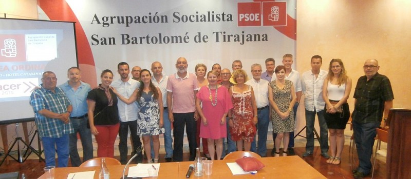Rivero asume las propuestas de PSOE-SBT sobre el desarrollo de la Ley de Renovaci�n y Modernizaci�n Tur�stica.