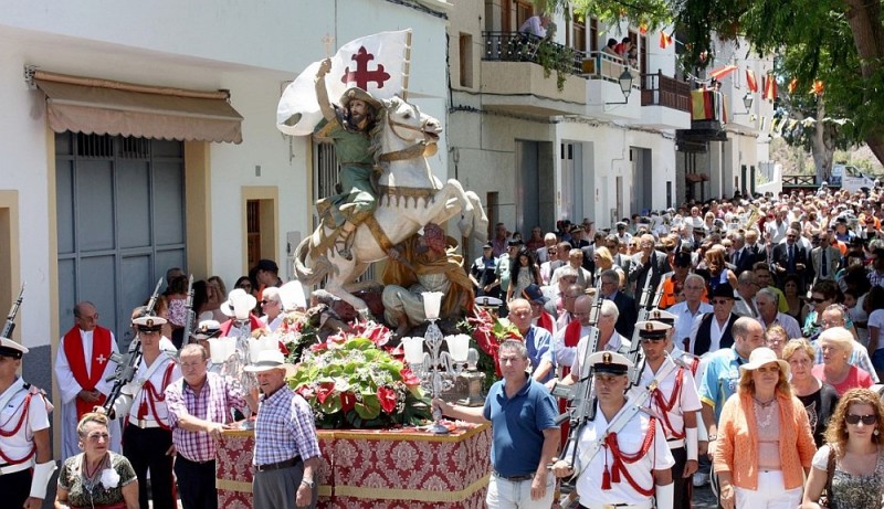 Tunte guarda un minuto de silencio en la festividad de Santiago Ap�stol