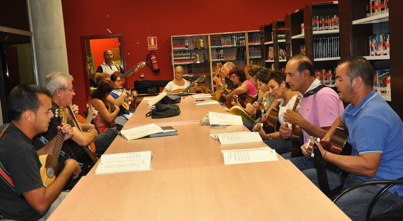 M�s de 150 vecinos participan en los talleres de verano de la Escuela de M�sica de Maspalomas