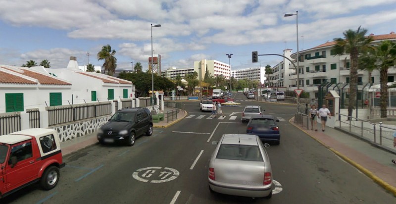 Se cierra al tr�fico la Avenida de Tenerife en Playa del Ingl�s