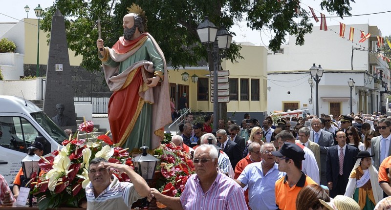 San Bartolom� se rinde al santo patr�n 