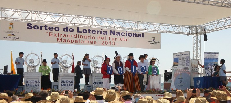 Maspalomas reparti� la suerte del Turismo en el n�mero 70.123